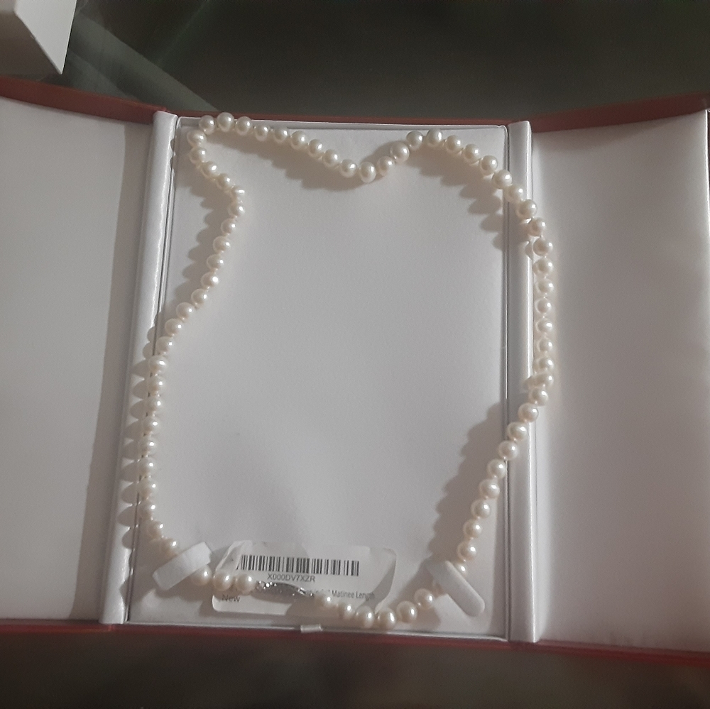 14K Gold White Freshwater Cultured Pearl necklace